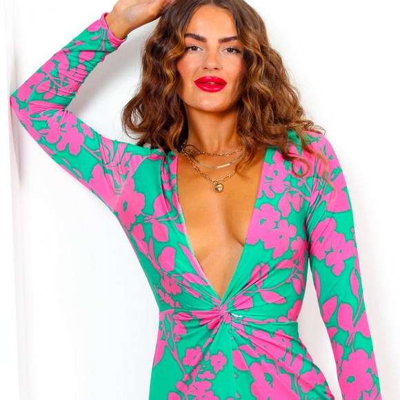 NWT DONT MAKE ME WAIT - GREEN FUCHSIA FLORAL PLUNGE MIDI DRESS - Picture 2 of 7